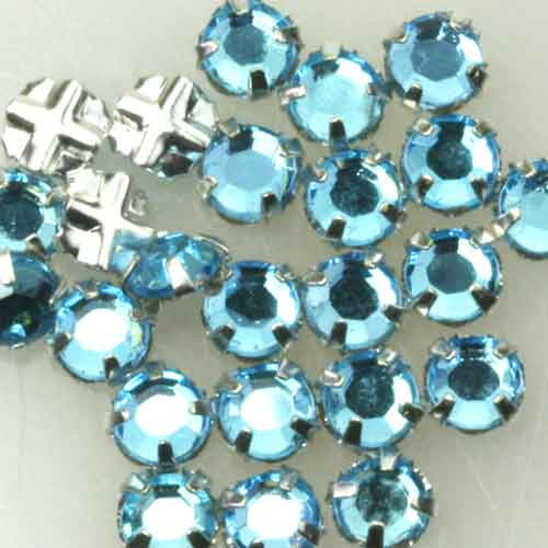 Extra Quality Rose Montees SS20 Preciosa Crystal AQUAMARINE Bunch